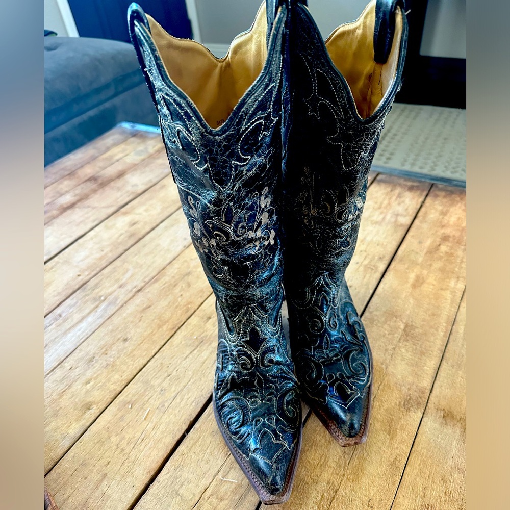 Corral cowgirl boots